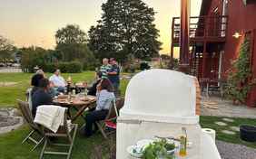 Gemütliches Zusammensitzen im Garten